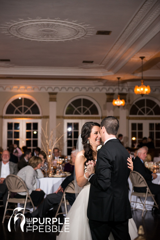 bride groom first dance